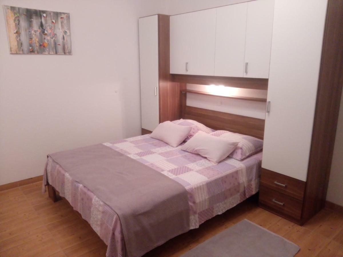 Apartmani Lomar Stari Grad  Exterior foto
