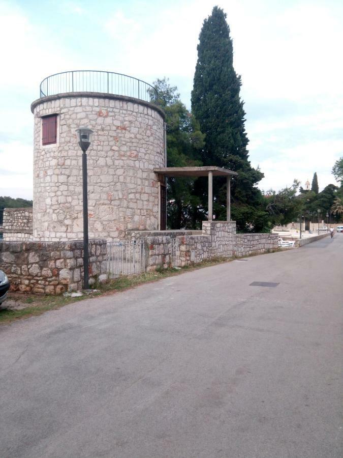 Apartmani Lomar Stari Grad  Exterior foto