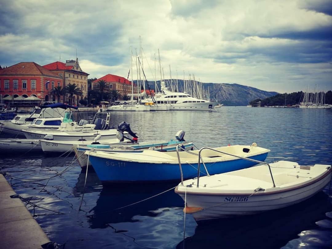 Apartmani Lomar Stari Grad  Exterior foto